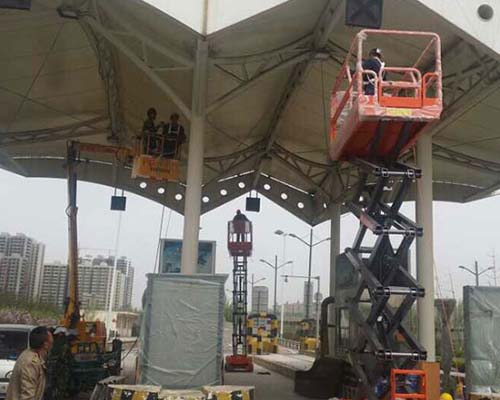 山西建国 讲解，你知道爬架导轨的使用方法吗？